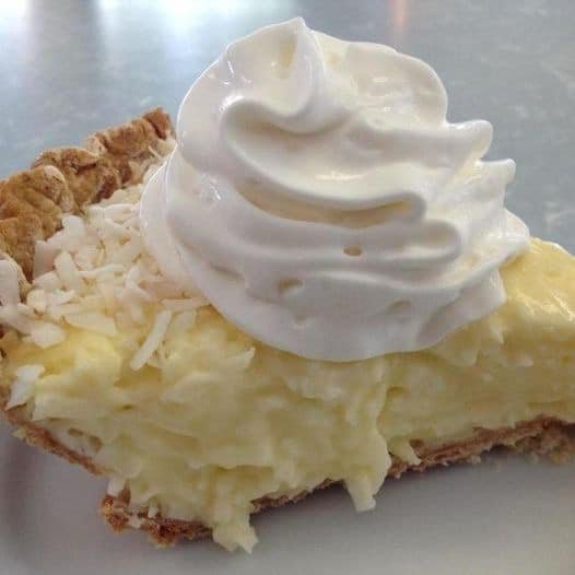 Homemade Coconut Cream Pie: A Classic, Creamy Delight 480632615_2099570113823163_3528228305167995695_n