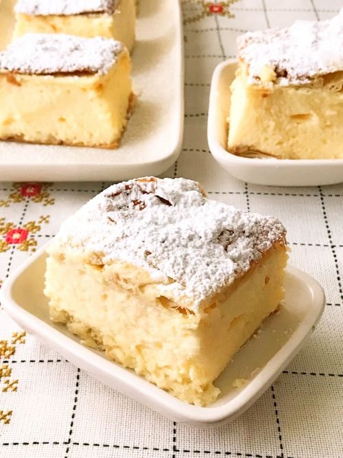 Hungarian Vanilla Custard Slice (Krémes) – A Classic Dessert 207b6a4671923e82e126d71729ffd311