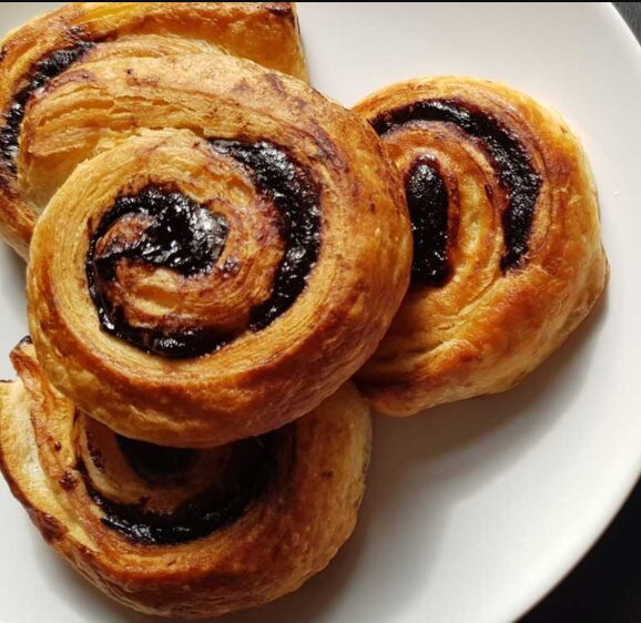 🍫 Kakaós Csiga – Hungarian Chocolate Swirl Pastry 🇭🇺✨ Capture d’écran 2025-03-24 234422