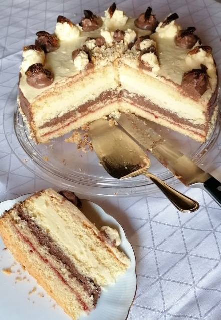 🇭🇺 Hungarian Buttercream Cake (Vajas Krémtorta) Capture d’écran 2025-06-03 000548
