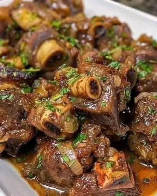 Braised Oxtail Recipe 608550997_2926263750900883_329122003439887927_n
