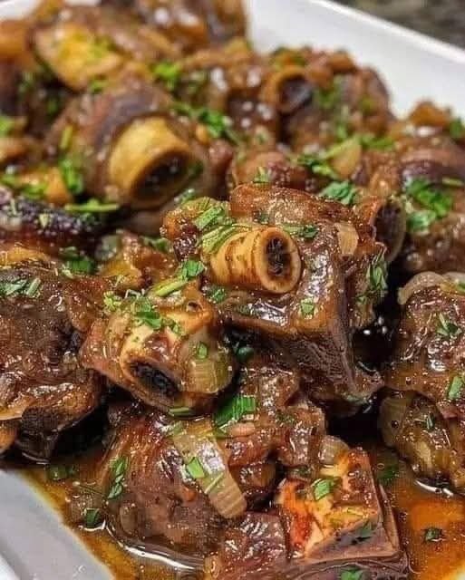 🐂 Braised Oxtail Recipe 618091911_923015950078254_7098927055901933450_n